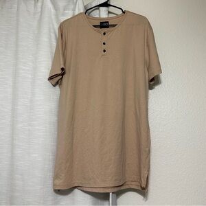 CUTS mens split hem tee